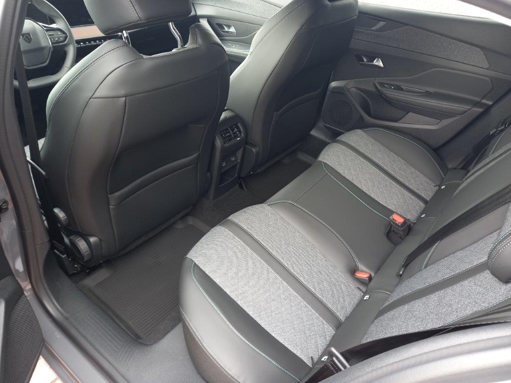 Peugeot 408 Allure EAT 8 136k Záruka